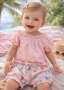 BabyGap Girl Outfit - Top & Shorts Set