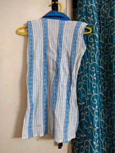 Stunning White &amp; Blue Striped Kurta