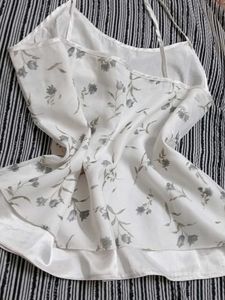 🤩🥳Floral Chiffon Top🍓