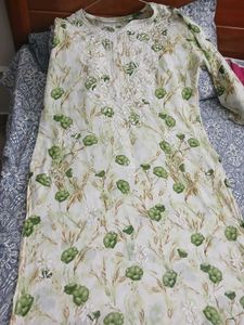 Elegant White &amp; Green Floral Kurta