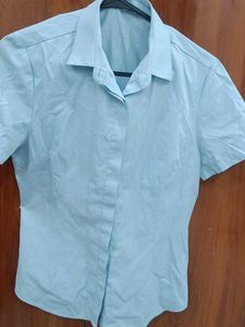 Light Blue Collared Short-Sleeve Shirt