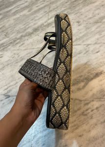 Elegant Black &amp; Gold Sandals