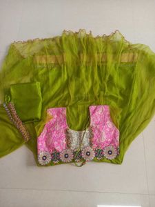 Vibrant Green &amp; Pink Embroidered kurta Set