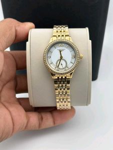 Elegant longiness watch  for women