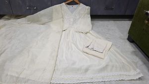 Elegant Off-White Chikankari Kurta Set