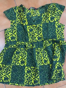Green & Yellow Print sangria top
