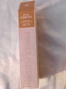 Kylie Cosmetics Power Plush Foundation