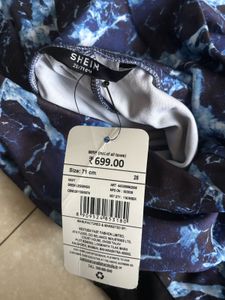 Blue Marble Print Capri Leggings