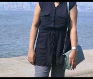 Chic Black Sleeveless Tunic Top