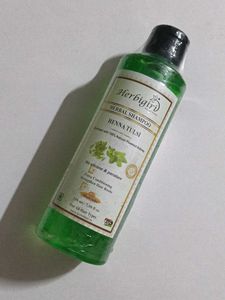 Mamaearth, Herbig &amp; Plum Shampoo Bundle