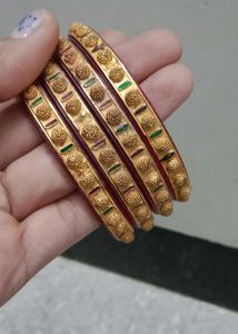Set of 4 Gold Tone Bangles