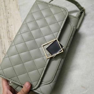Stylish Quilted Crossbody Bag