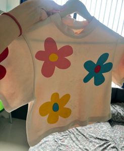 Cute Floral Print Cropped T-Shirt