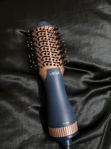 Vega Volumizing Hair Dryer Brush