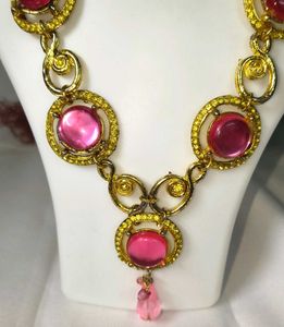 Chic Pink &amp; Gold Necklace Stone Jarkan Metal Set