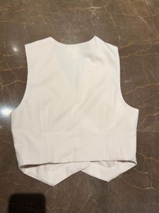 Chic White Sleeveless Vest