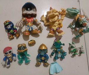 Lot of Treasure X action figures