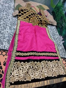 Elegant Pink &amp; Black Embroidered Kurta