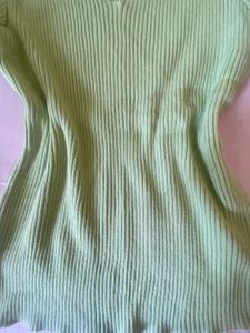 Ribbed V-Neck Top - Light Green