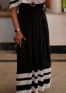 Chic Black &amp; White Off-Shoulder Maxi Dress