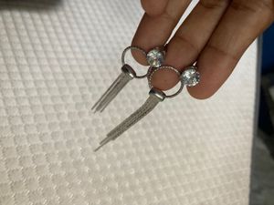 Western Type Earring With White Stone