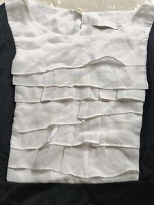 Chic Black &amp; White Ruffle Top