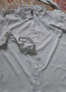 2 different style shirt crop top
