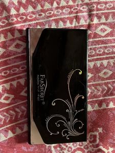 Foundation And Eye Shadow Plate
