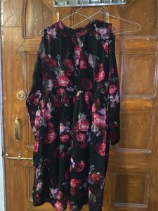 Elegant Print Dress size M