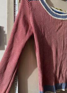 Round neck fitted Sweater/ pullover