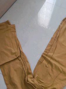Comfortable Mustard leggings