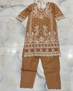 woman cotton Embroidered Kurta Set with orgenza