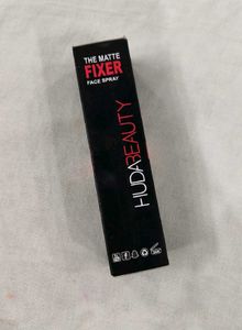 Huda Beauty Matte Fixer Face Spray