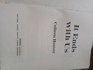 COLLEN HOOVER'S BOOK: IT ENDS WITH US