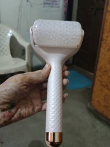 Beccos Ice Roller New Unused