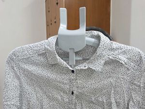 Chic Dotted Button-Up Shirt Mango
