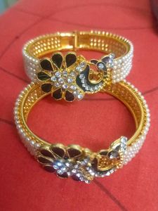 Elegant Peacock Pearl Bangles