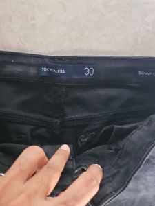 branded jeans black denim...no flow and stain.