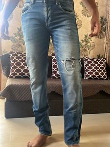 Men's Distressed Blue Denim Jeans