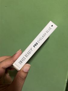 False Eyelashes Bundle with eyelash glue