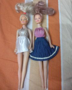 2 Barbies