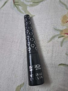 Insight No Smudge Eyeliner