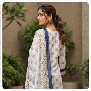Elegant White &amp; Blue Printed Kurta Set