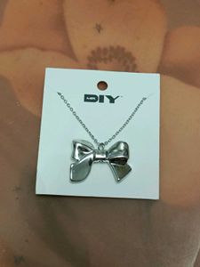 Silver Bow Pendant Necklace - DIY