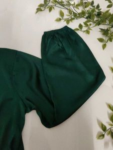 Elegant Green Satin Crop Top💚✨🍷