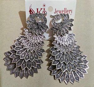 Exquisite Peacock Design Earrings