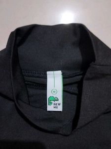 Chic Black Long Sleeve Cropped Turtleneck Top