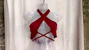 1389. Criss-Cross Halter Neck Crop Top
