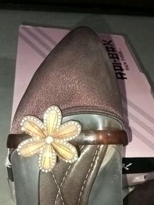 Girls And Ladies Belly ( Footwear).    Use Only 1