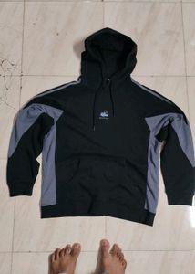 This is a Burton Mountain Pullover Hoodie .